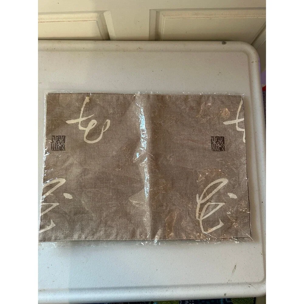 Brand New NIP 2 Asian Inspired Linen Blend Chinese Calligraphy Table Placemats